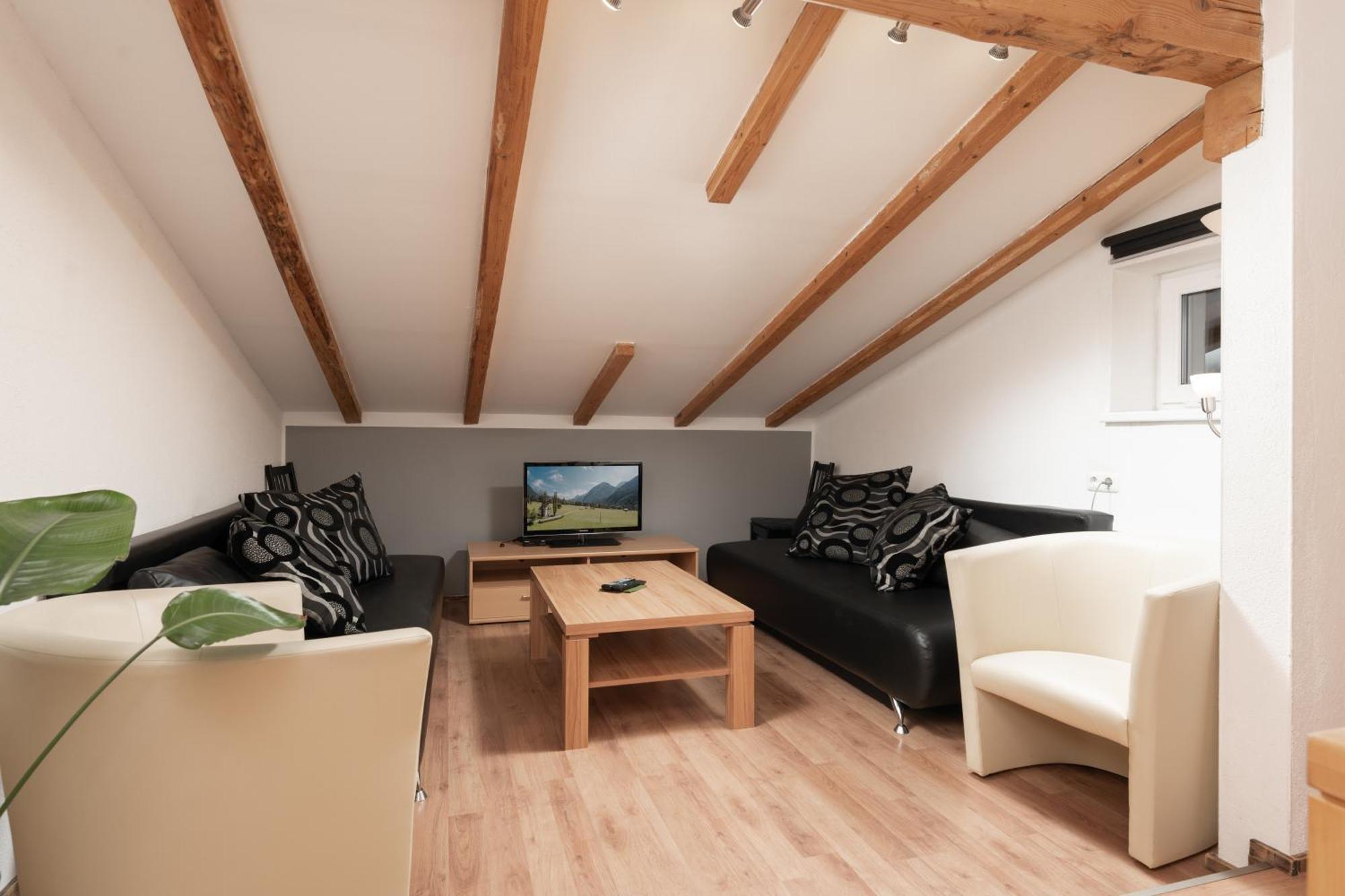 ウムハウゼンHaus Attosアパートメント エクステリア 写真